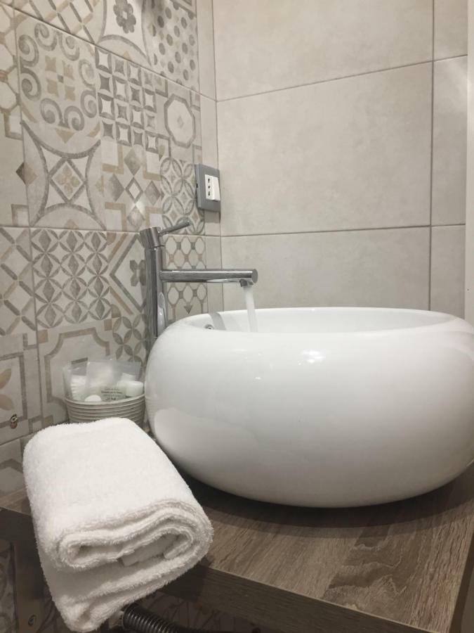 Апартаменты Venexia House To Rialto Венеция Экстерьер фото